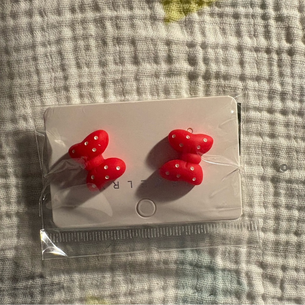 New Women’s Minnie Mouse Bow Earrings